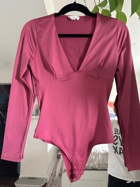 Live in The Moment Long-Sleeve Deep V Bodysuit in Rose